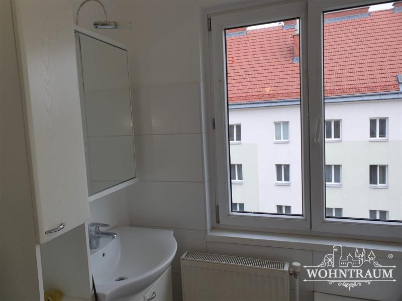 Dachgeschosswohnung-renoviert-Wien-Wohntraum-04